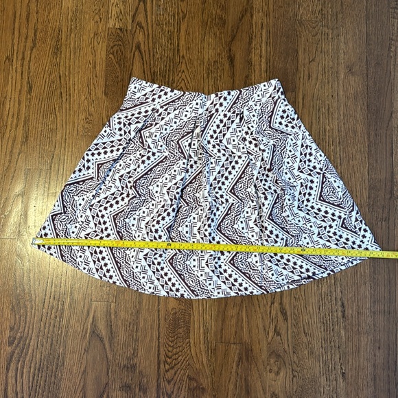 Mauve Aztec Design Skirt Size M - Picture 4 of 6